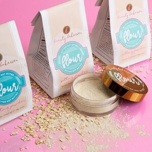 Beauty Bakerie Flour Setting Powder, Color Is "Oat/Translucent"  NWT